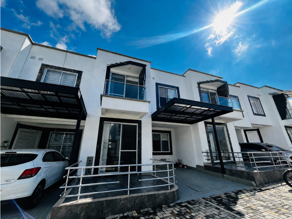 Se Vende Casa en Conjunto Cerrado - Sector Avenida Centenario