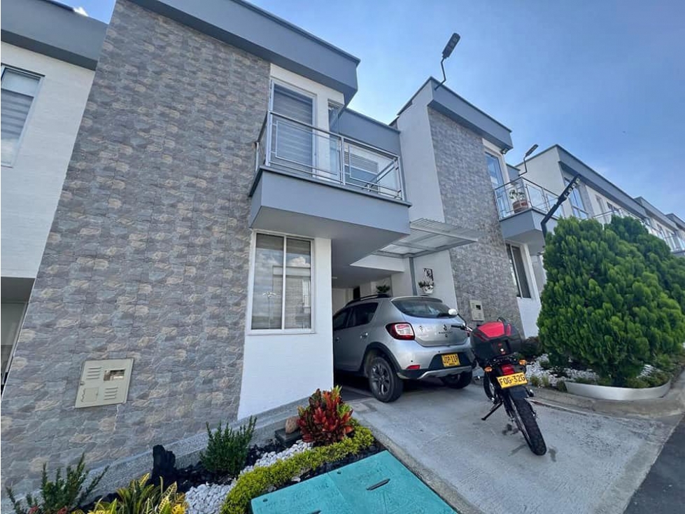 Se Vende Casa - Sector Avenida Centenario
