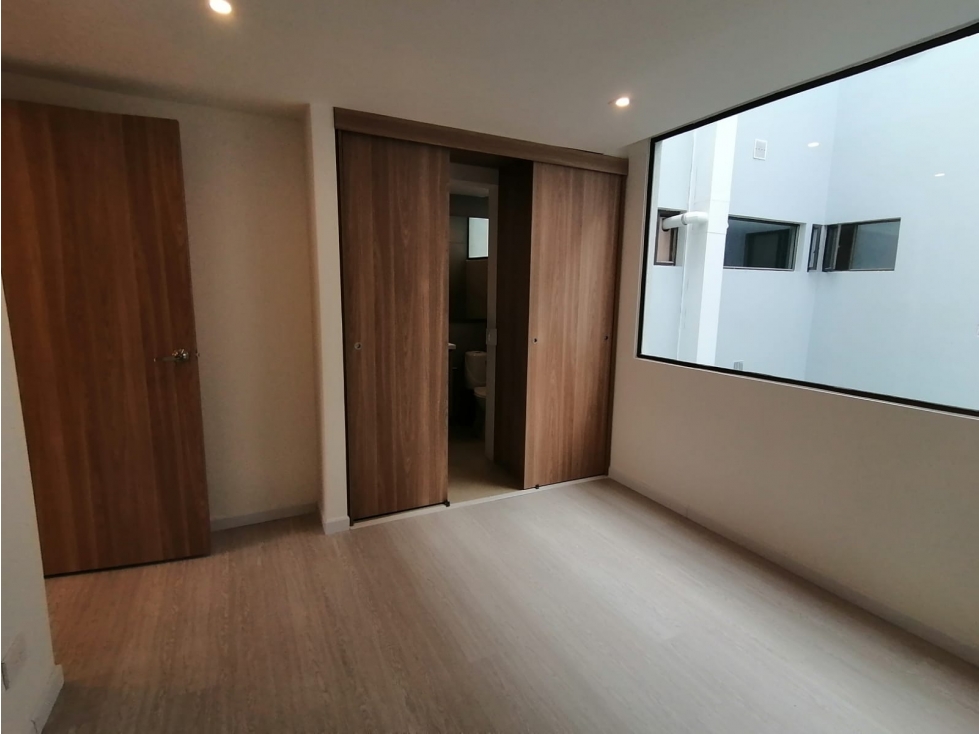 ARRIENDO APARTAMENTO DE 97 METROS, BARRIO SANTA BARBARA - 4