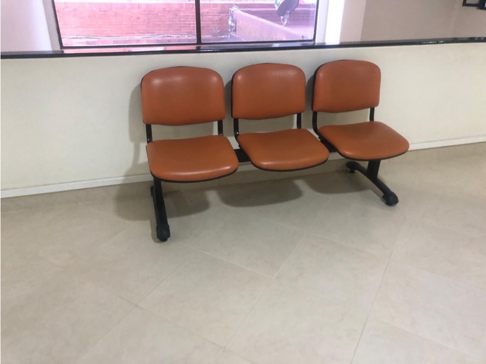VENTA OFICINA O COSULTORIO DE 20 METRO, BARIO SANTA BARBARA — foto 3