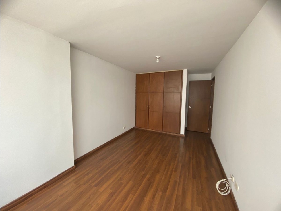 VENTA DE APARTAMENTO DE 142 METROS, BARRIO SANTA BARBARA — foto 3