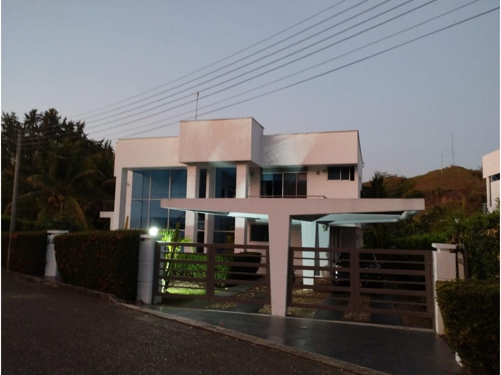SE ALQUILA CASA CONDOMINIO EL IMPERIO CARMEN DE APICALA $ 1.100.000 - 2