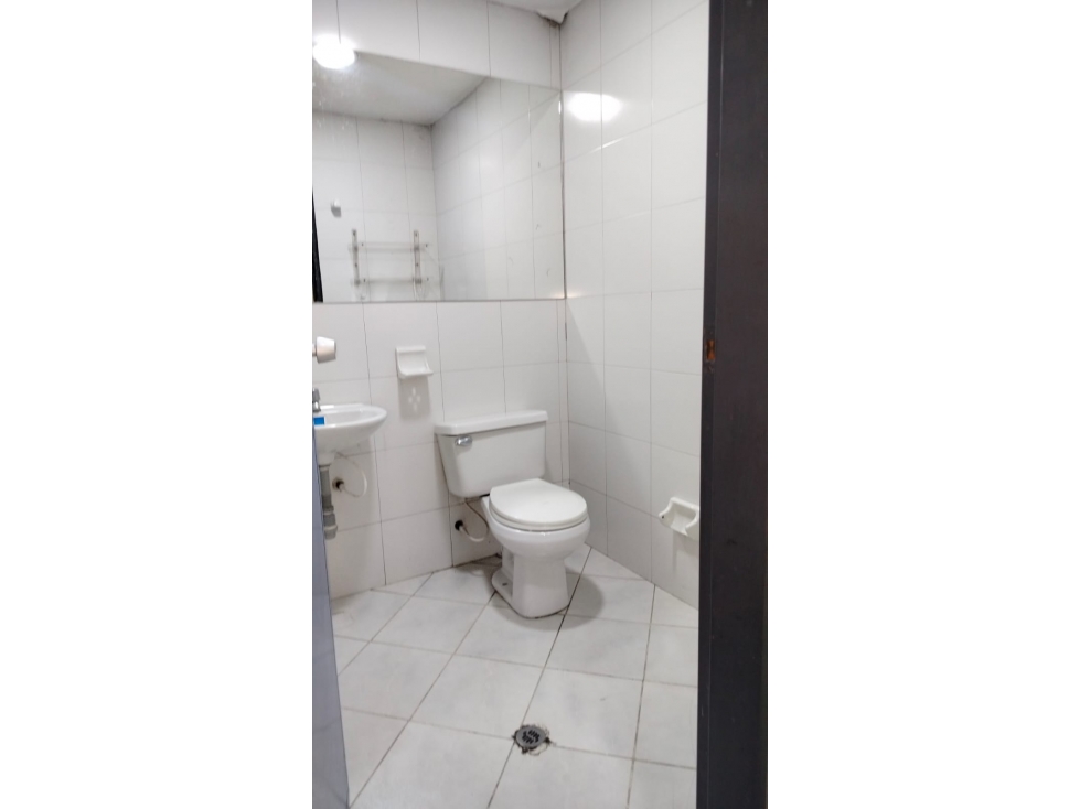 ARRIENDO LOCAL COMERCIAL DE 330 METROS, BARRIO CARVAJAL — foto 2