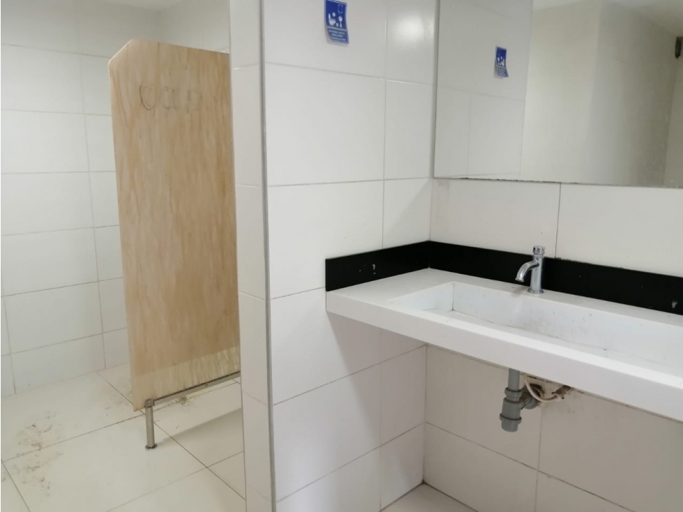 BODEGA EN ARRIENDO DE 840 MTS, BARRIO CIUDAD JARDIN NORTE — foto 2