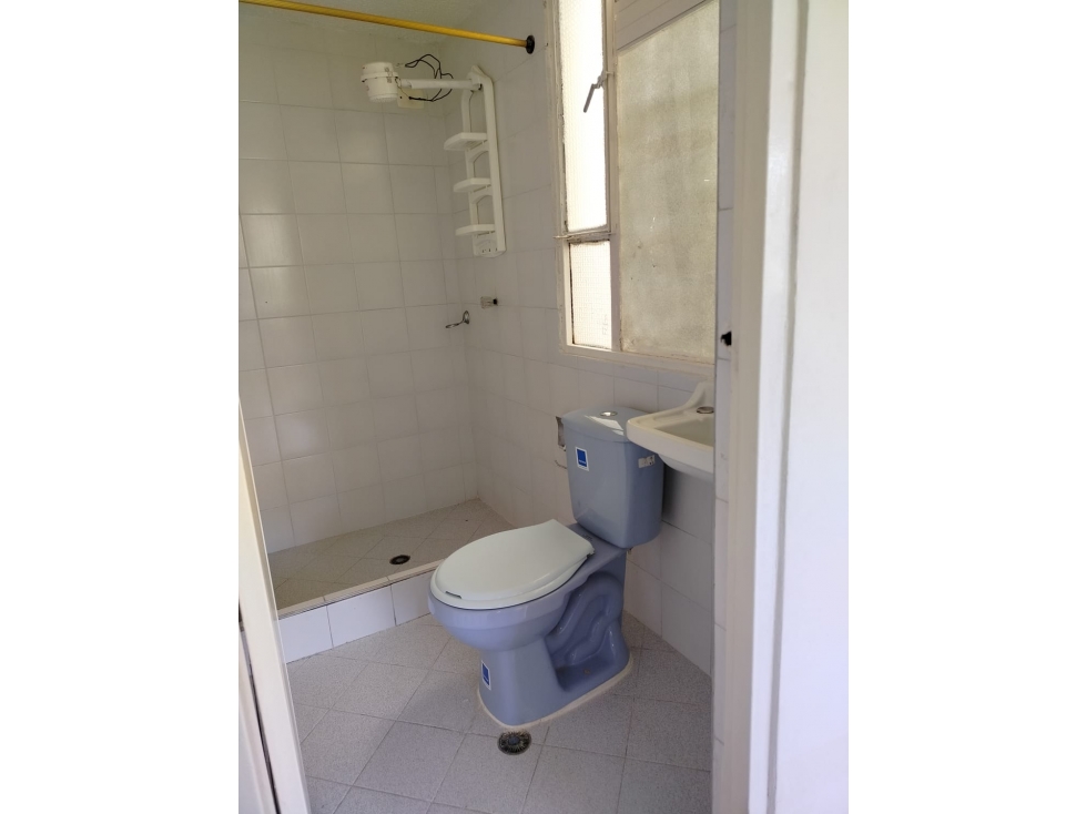ARRIENDO APARTAMENTO DE 73 METROS, BARRIO SANTA INES — foto 2