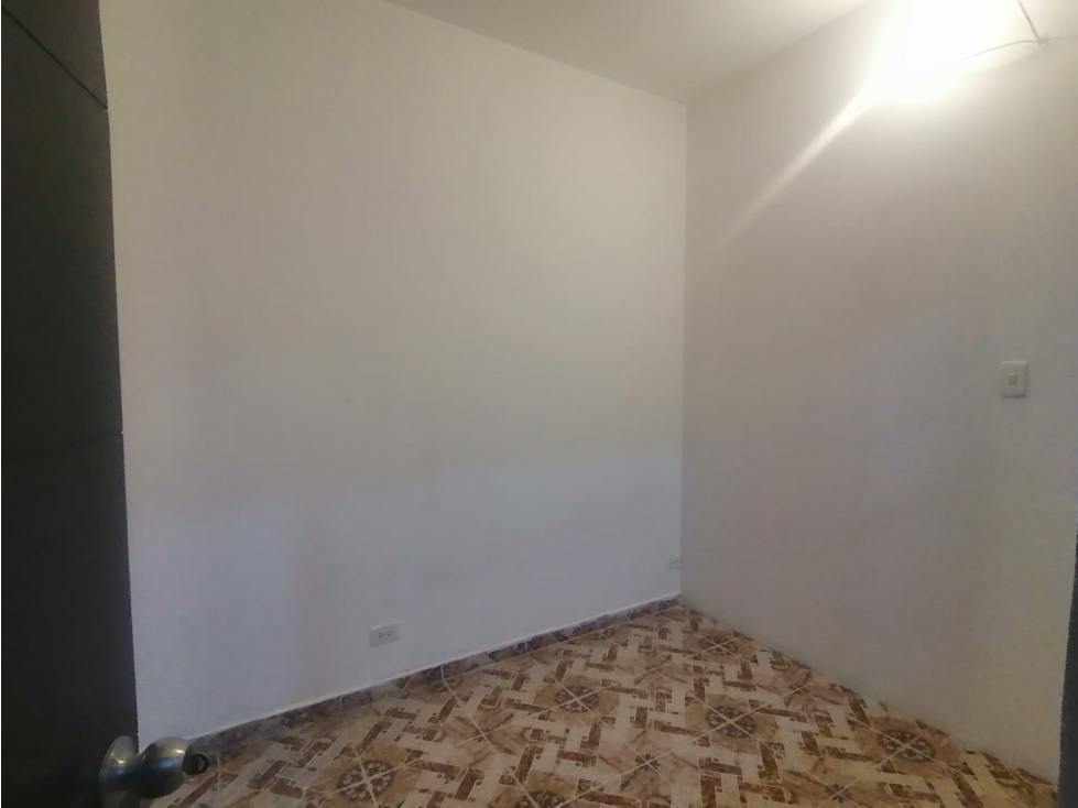 ARRIENDO APARTAMENTO DE 70 MTS, BARRIO BELLAVISTA — foto 2