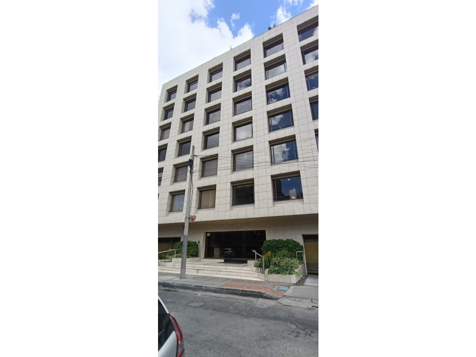 ARRIENDO OFICINA $ 1.900.000 EL LAGO
