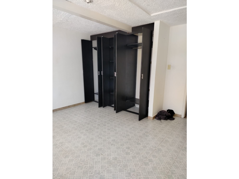 ARRIENDO APARTAMENTO DE 73 METROS, BARRIO SANTA INES — foto 3