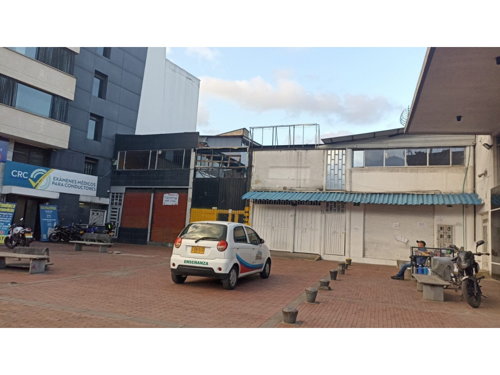 ARRIENDO LOCAL DE 800 MTS, BARRIO PALOQUEMADO