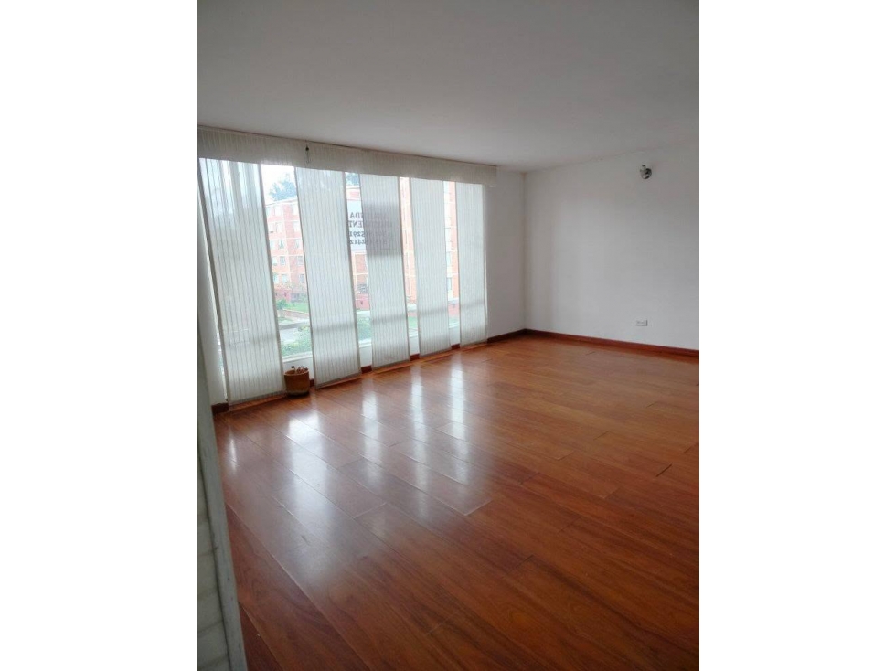 APARTAMENTO DE 60 METROS, BARRIO PRIMAVERA — foto 2