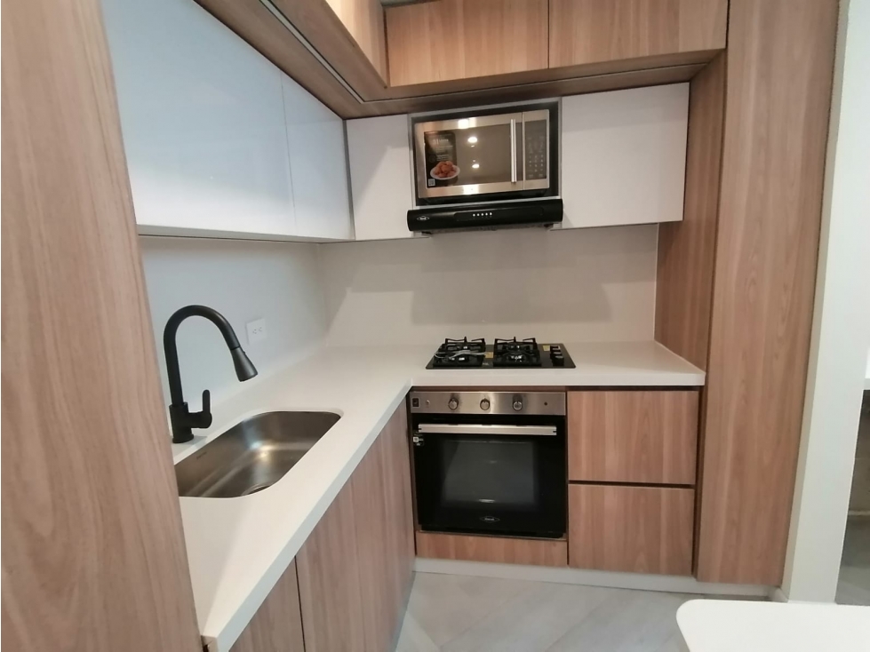 ARRIENDO APARTAMENTO DE 97 METROS, BARRIO SANTA BARBARA - 1