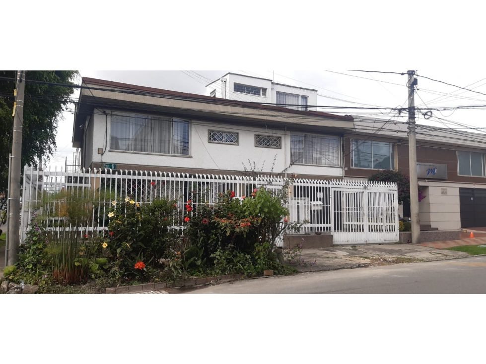 VENDO CASA DE 500 MTS , BARRIO SAN LUIS