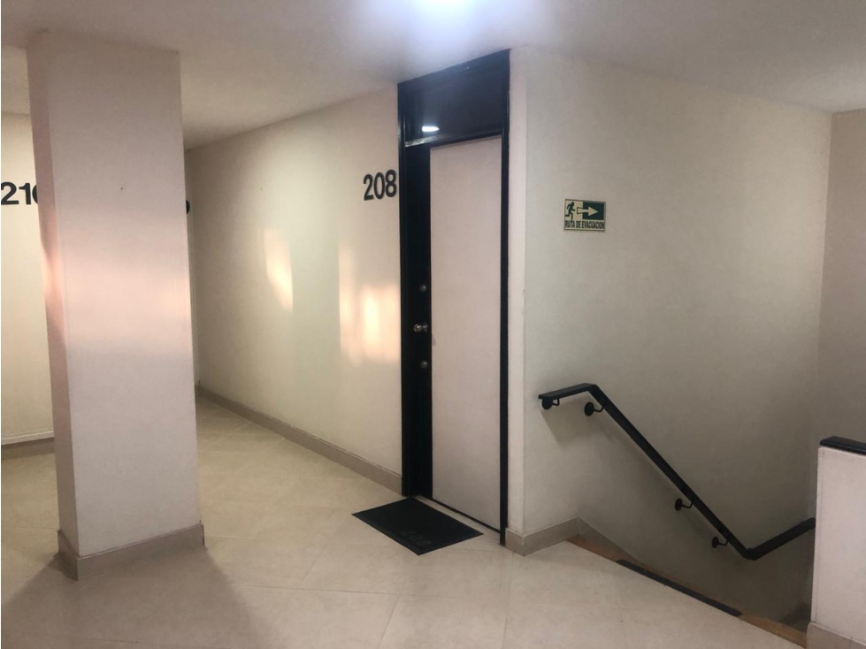 VENTA OFICINA O COSULTORIO DE 20 METRO, BARIO SANTA BARBARA