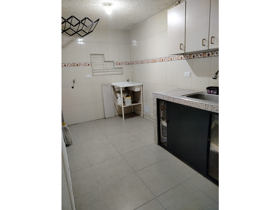 ARRIENDO APARTAMENTO DE 73 METROS, BARRIO SANTA INES — foto 4
