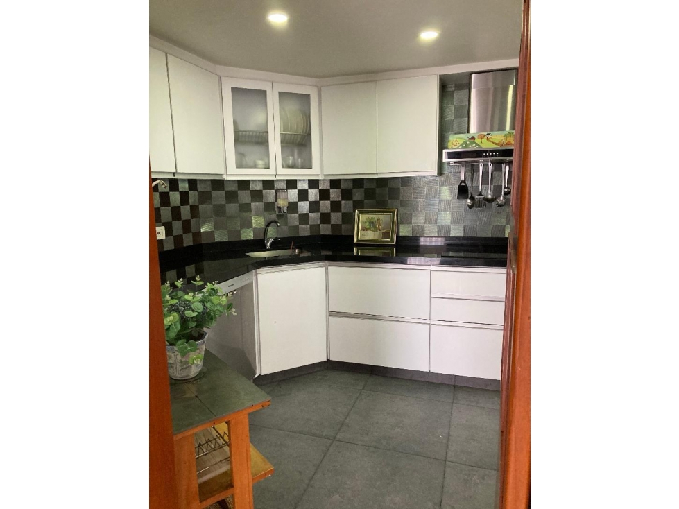 VENTA DE APARTAMENTO DE 140 MTS, BARRIO PUENTE LARGO