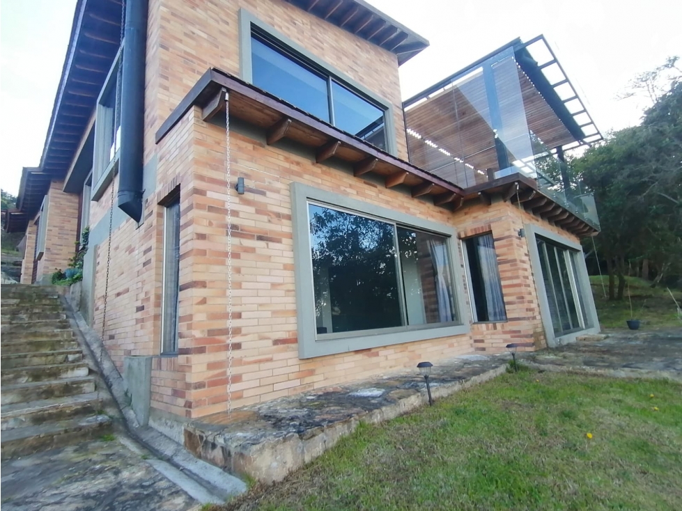 VENTA CASA 370MTS HORIZONTES TERRENO 2.300MTS $ 2.300.0000.000 - 2