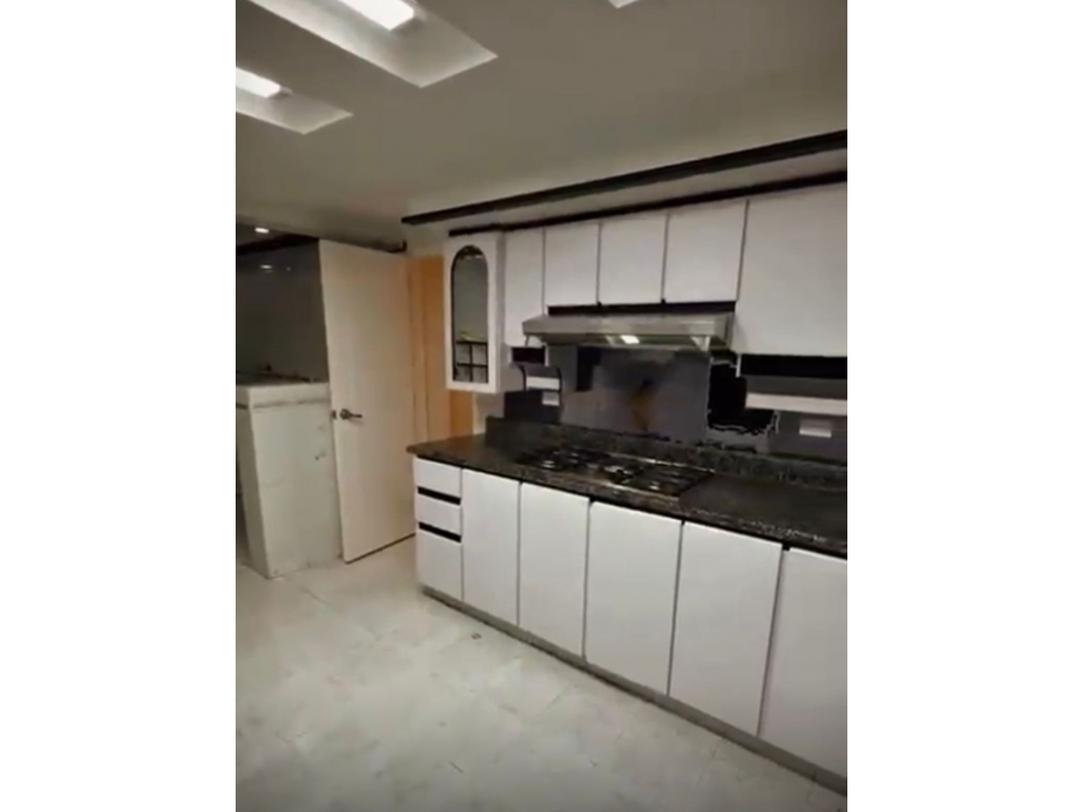 VENDO APARTAMENTO SANTA BARBARA CENTRAL $ 850.000.000 — foto 4