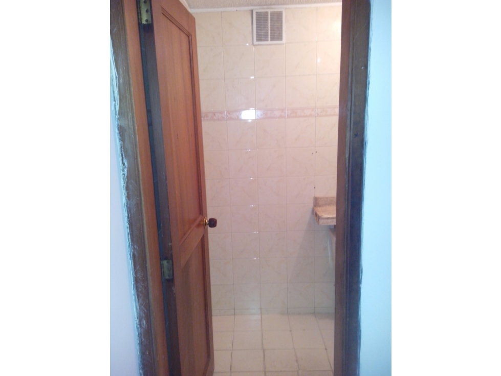 VENTA LOCAL DE 300 METROS, BARRIO SANTA MARGARITA. — foto 5