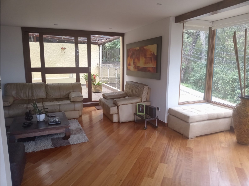 VENTA CASA BOSQUE DE PINOS 800MTS 3.300.000.000