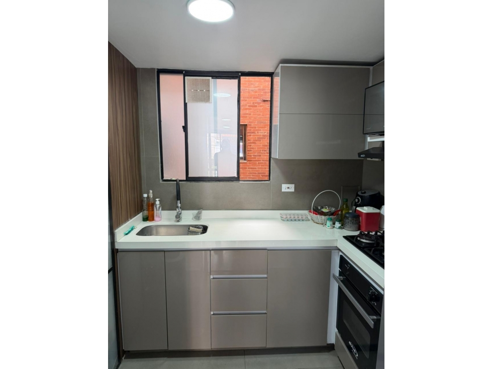 ARRIENDO APTO AMOBLADO ALHAMBRA 50 MTS $ 3.800.000 — foto 4