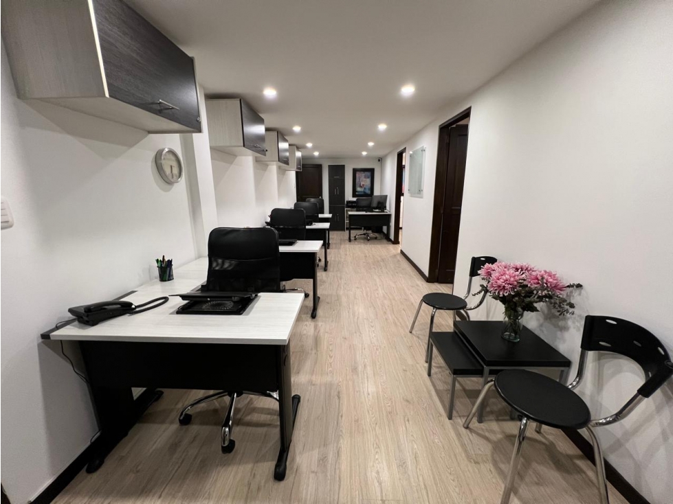 ARRIENDO OFICINA $ 4.950.000 55MTS , BARRIO CHICO NAVARRA