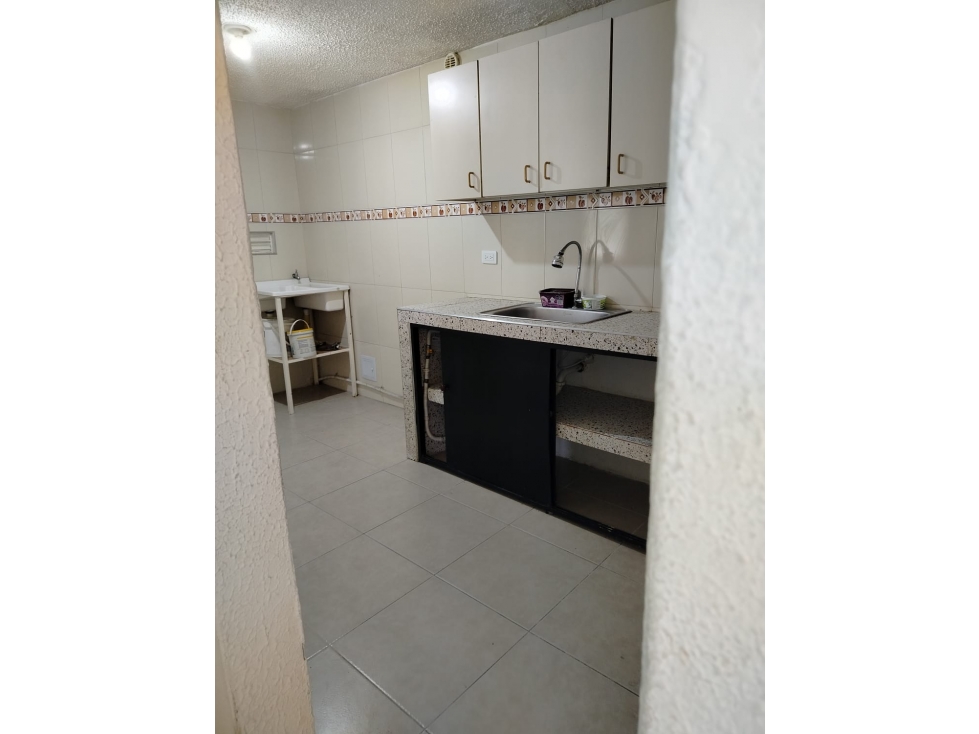 ARRIENDO APARTAMENTO DE 73 METROS, BARRIO SANTA INES