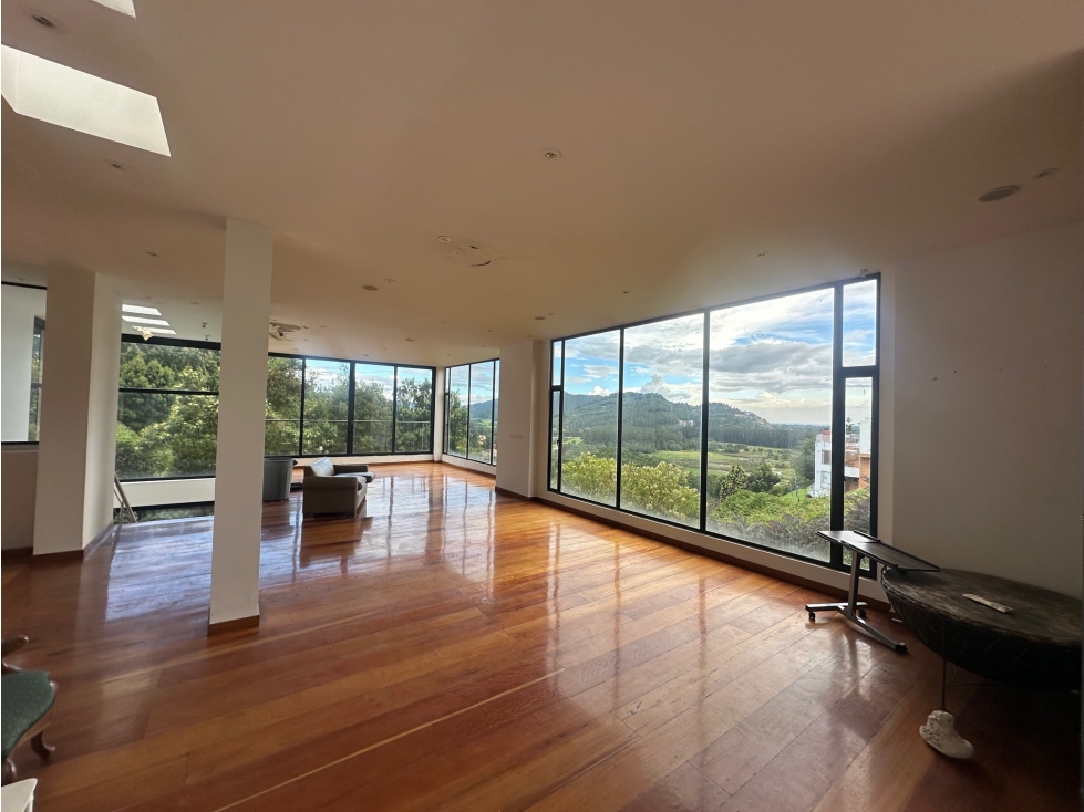 CASA CON ESPECTACULAR VISTA - 5