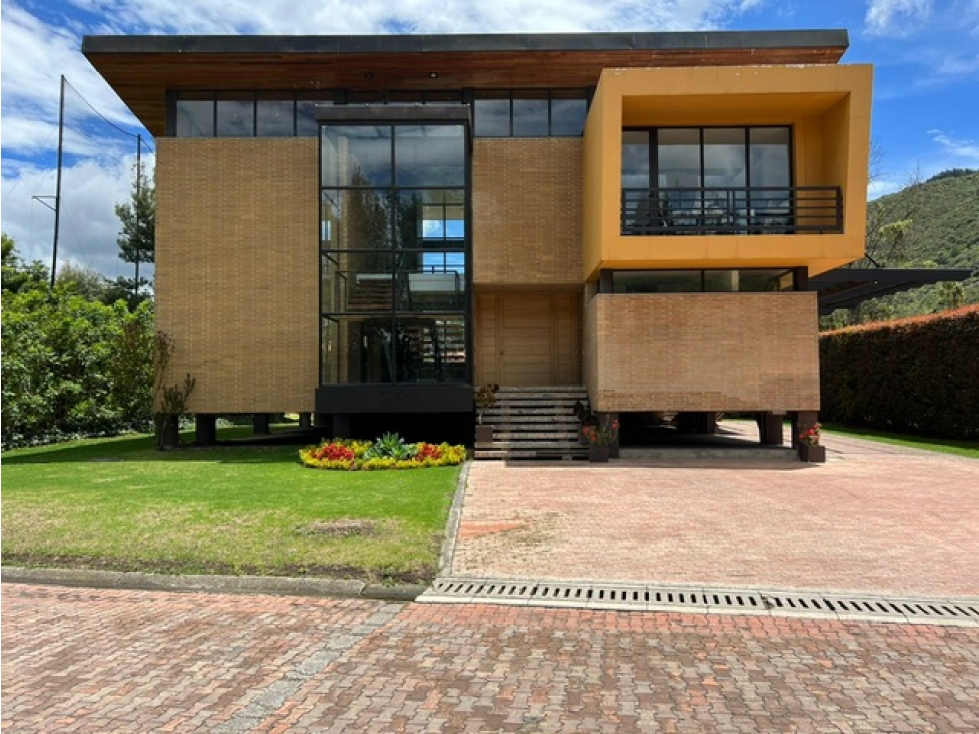 ESPECTACULAR CASA CAMPESTRE VISTA AL LAGO APOSENTOS - 1