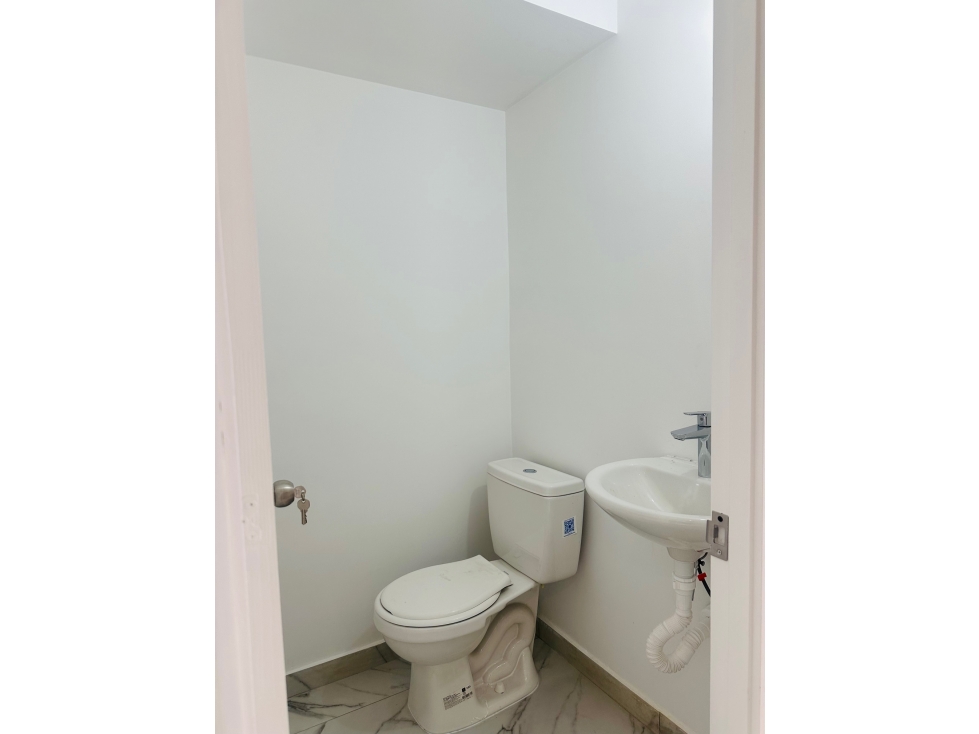 HERMOSO Y NUEVO APARTAMENTO EN LAGOS DE TORCA — foto 5