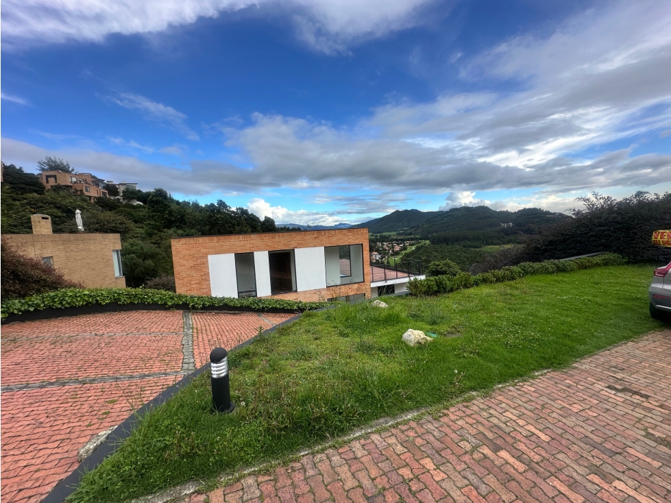 CASA CON ESPECTACULAR VISTA - 2