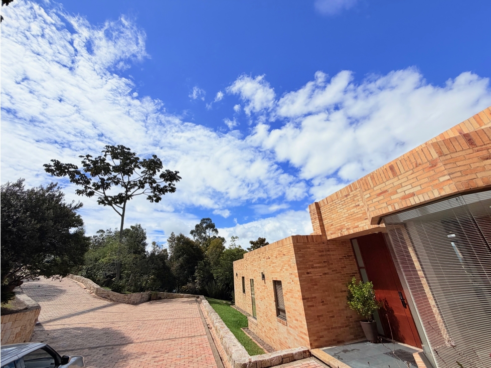 EXCLUSIVA CASA EN MEDIO DE LA NATURALEZA - 2