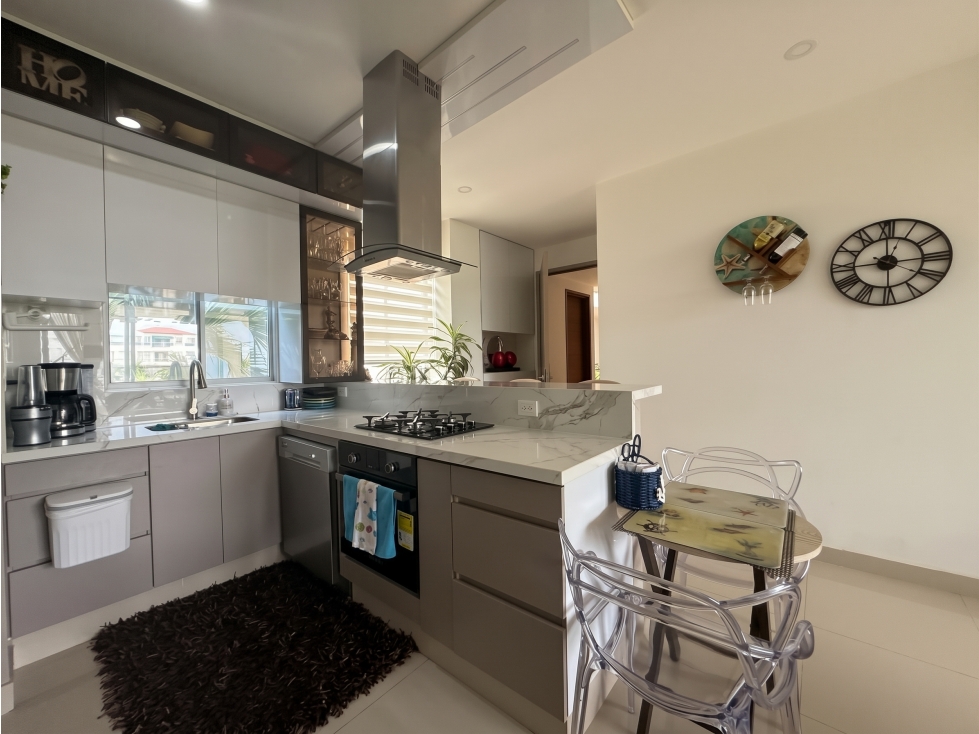 Apartamento remodelado en venta en Laguna Club Cartagena, 2 alcobas