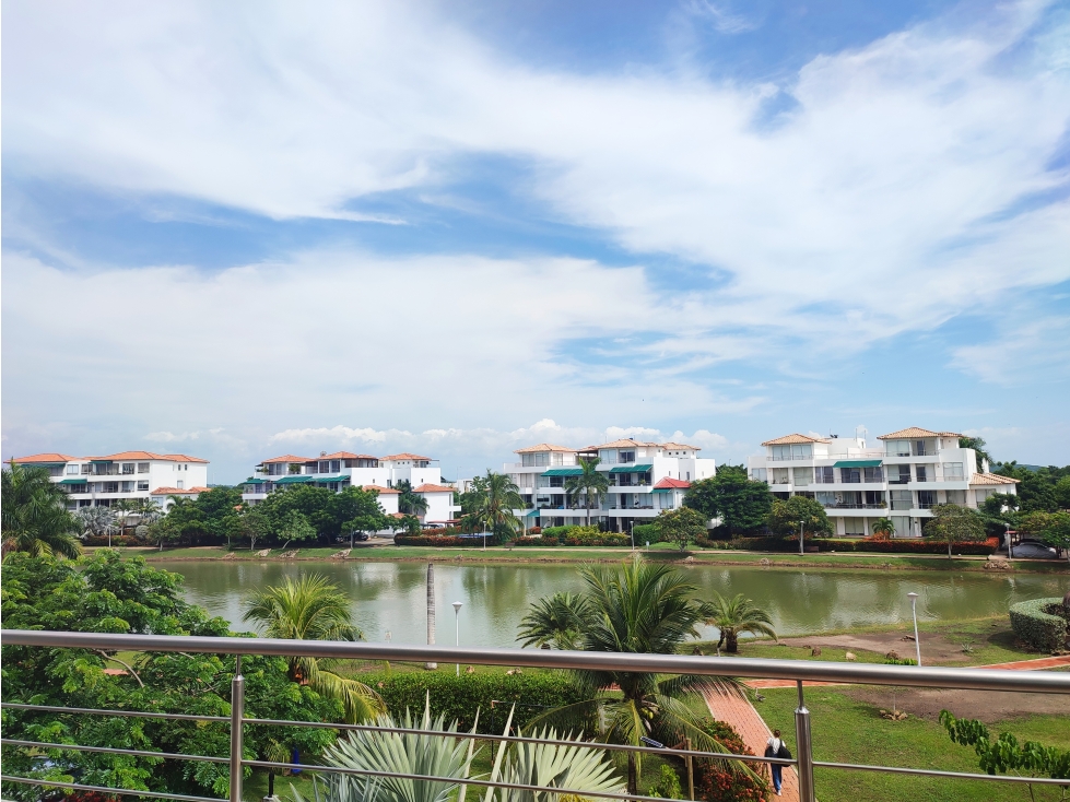 Apartamento en venta en Laguna Club Cartagena, 1 alcoba, vista al lago