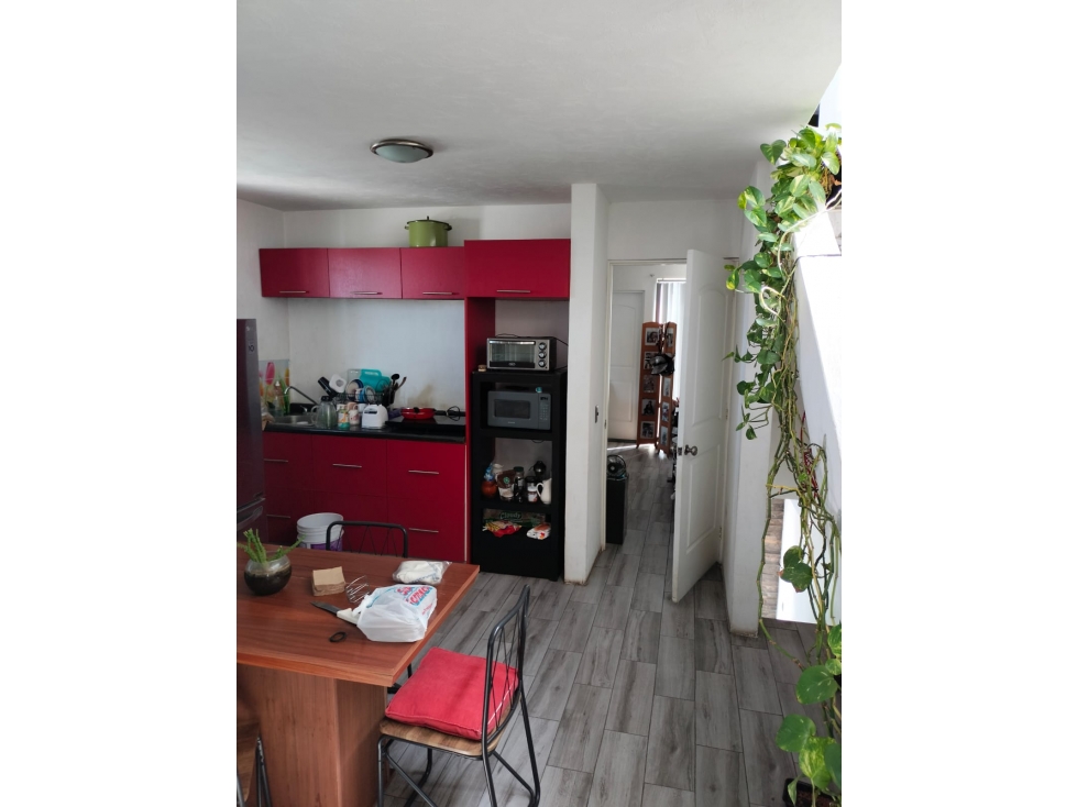 SE VENDE CASA EN VILLAS DEL LAGO A UNOS METROS GLORIETA DEL PAPA