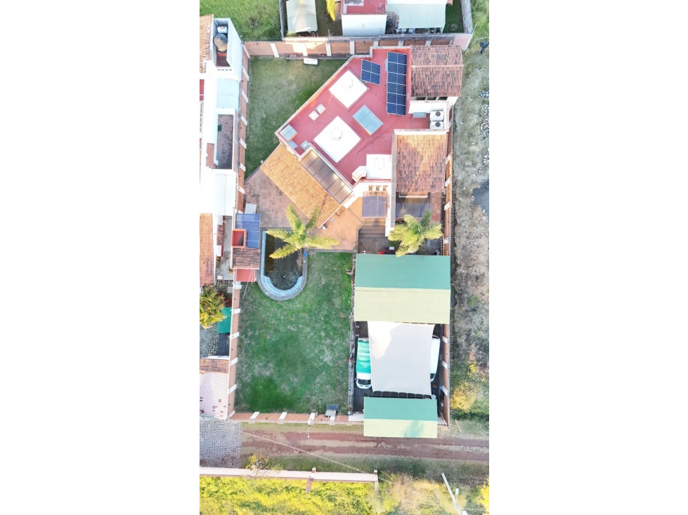 SE VENDE CASA EN EL EDEN POR COINTZIO SALIDA A PATZCUARO MORELIA