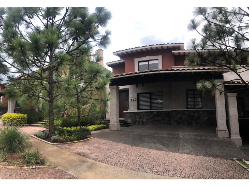 SE VENDE CASA EN EL CAMPO DE GOLF ALTOZANO MORELIA — foto 2