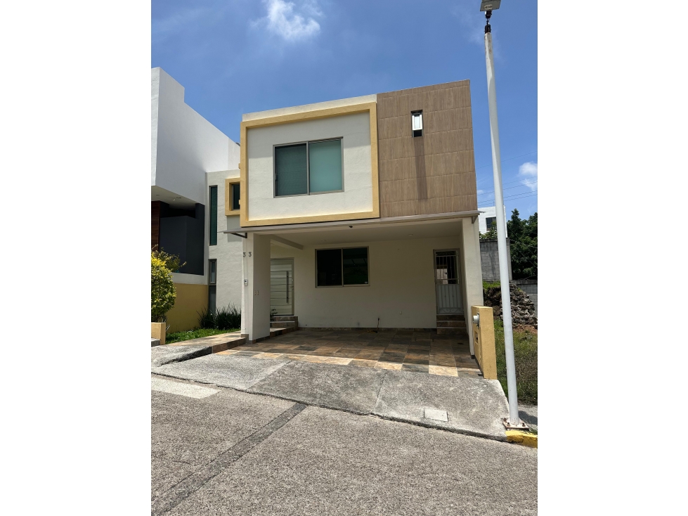 Casa venta Fracc Privado con habitación Planta Baja en Punta Alba II