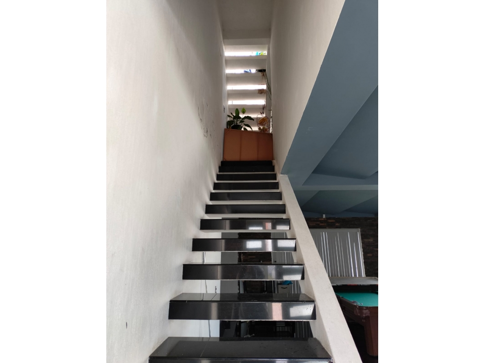 SE VENDE CASA EN VILLAS DEL LAGO A UNOS METROS GLORIETA DEL PAPA — foto 3