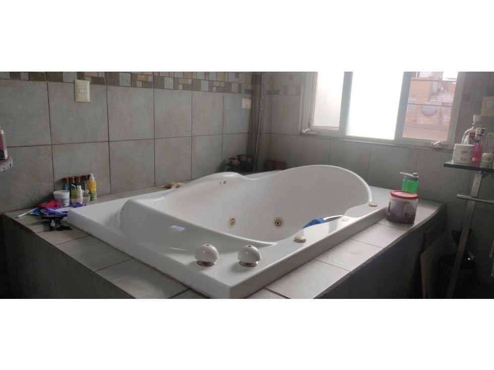 Casa en venta excelente ubicación en col. Camelinas Morelia