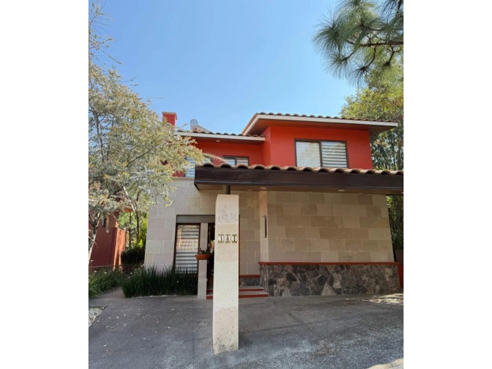 SE VENDE CASA EN EL CAMPO DE GOLF ALTOZANO
