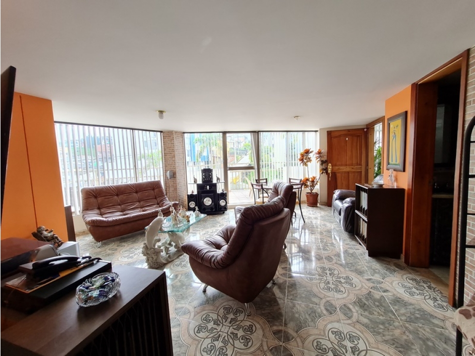 Venta amplio apartamento en Campohermoso, Manizales