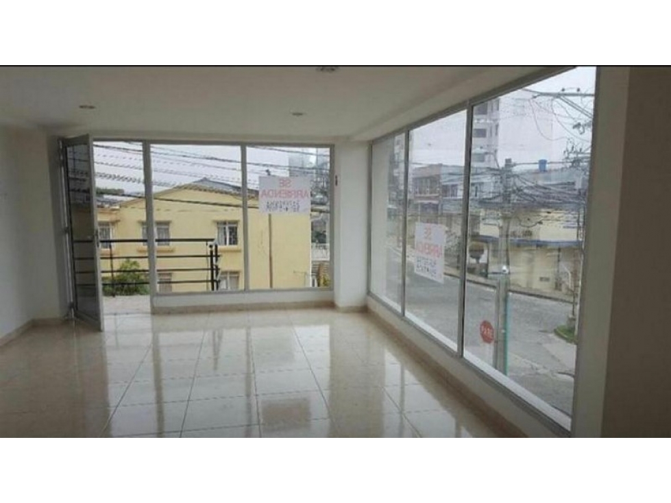 Venta local alquilado a peluquería en Chipre, Manizales — foto 2