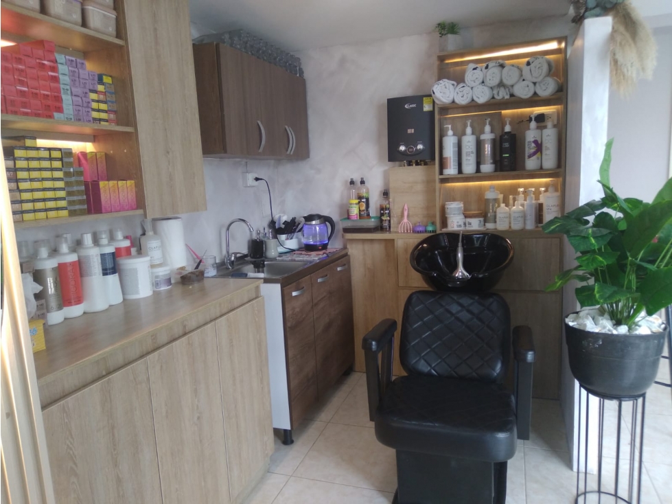 Venta local alquilado a peluquería en Chipre, Manizales
