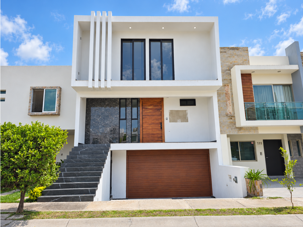 Casa 112-E con sotano en la cima de zapopan
