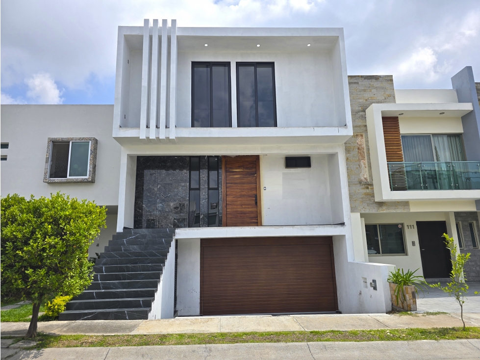 Casa 112-E con sotano en la cima de zapopan