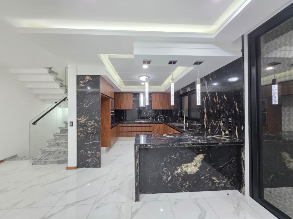 CASA 30-G EN VENTA CON 4 NIVELES EN LA CIMA ZAPOPAN — foto 5