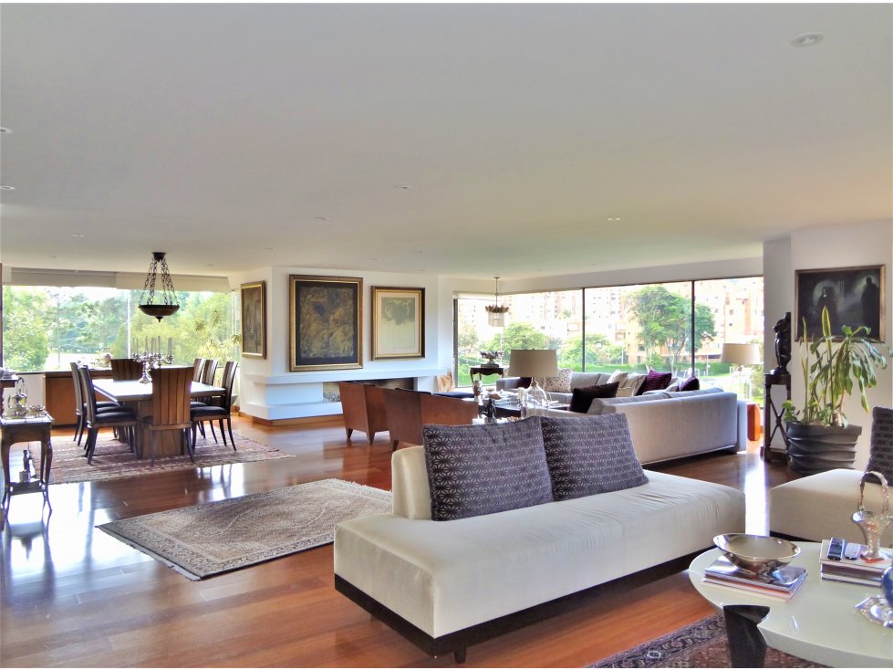 EXTRAORDINARIA REMODELACIÓN VENTA APARTAMENTO RECODO DEL COUNTRY 380m2