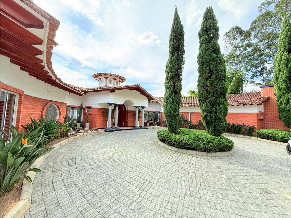 Casa En Venta Sector Loma Del Escobero Envigado