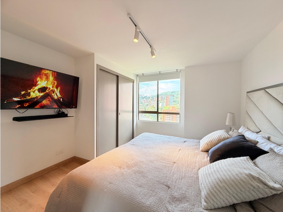 APARTAMENTO AMOBLADO EN EL POBLADO MEDELLIN — foto 2