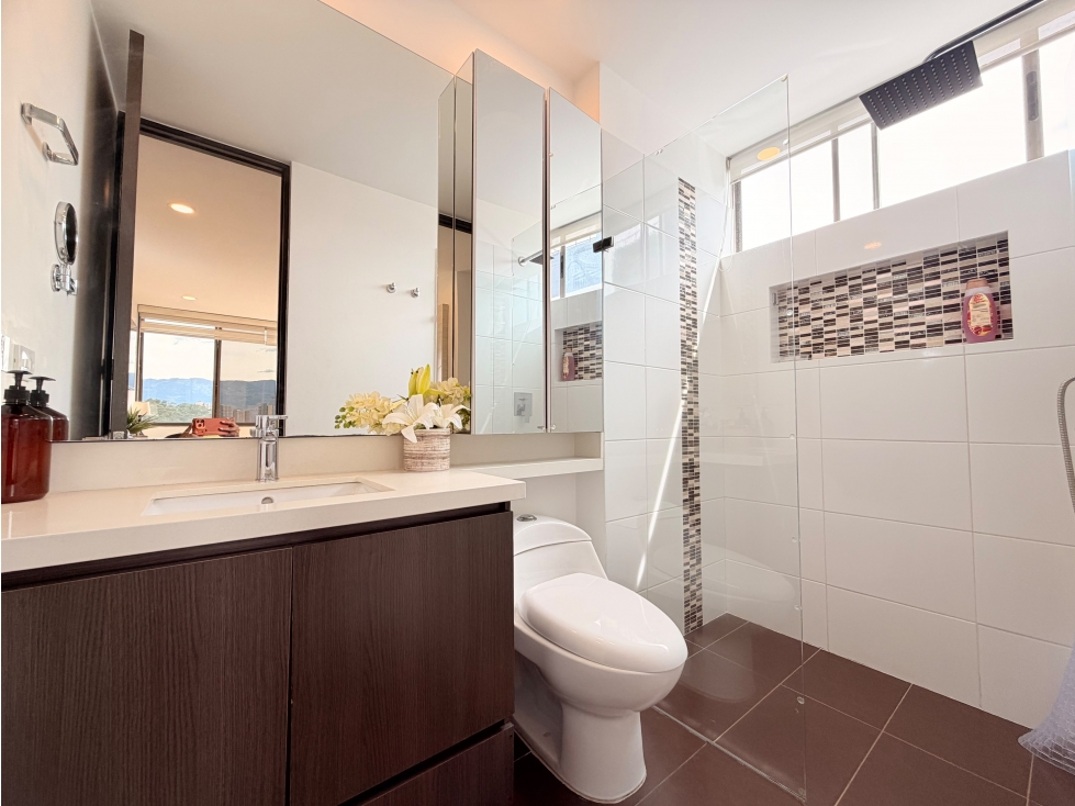 APARTAMENTO AMOBLADO EN LAS PALMAS MEDELLIN — foto 3